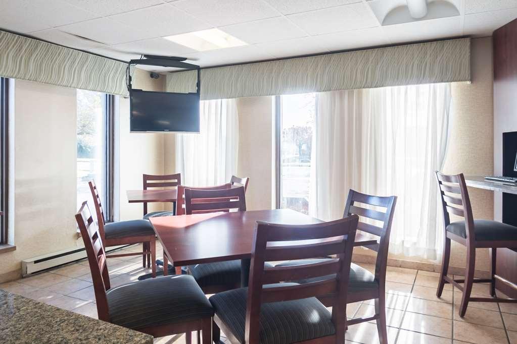 Hotel 6-madison, Wi - East 2*