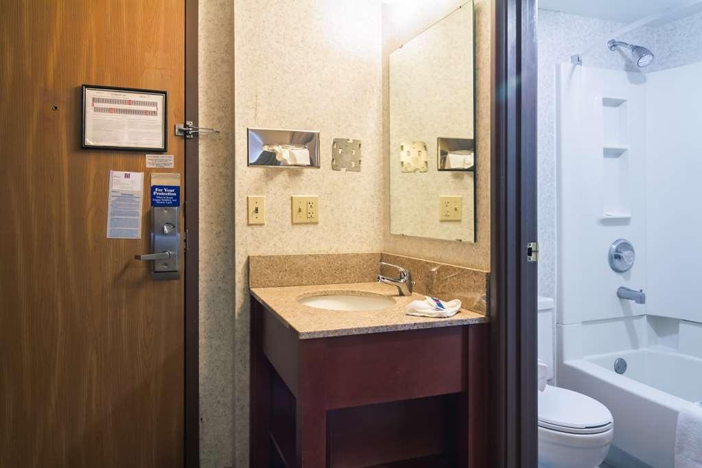 Hotel 6-madison, Wi - East 2*