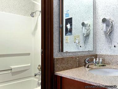 6-madison, Wi - East Hotel